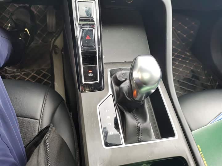 Фото 7 - Roewe i5