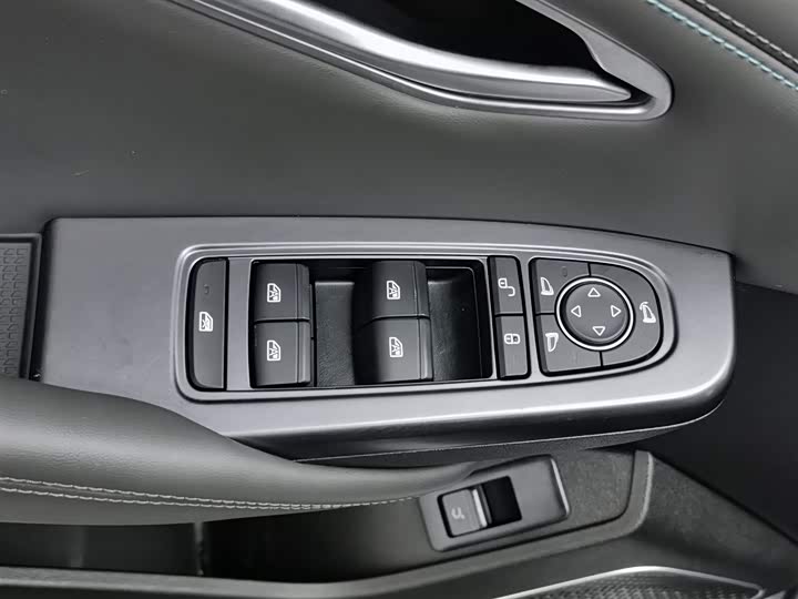 Фото 9 - BYD Song L DM-i Hybrid