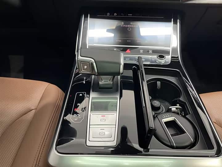 Фото 10 - Audi Q7