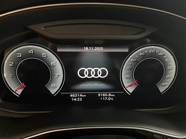 Фото 16 - Audi Q7
