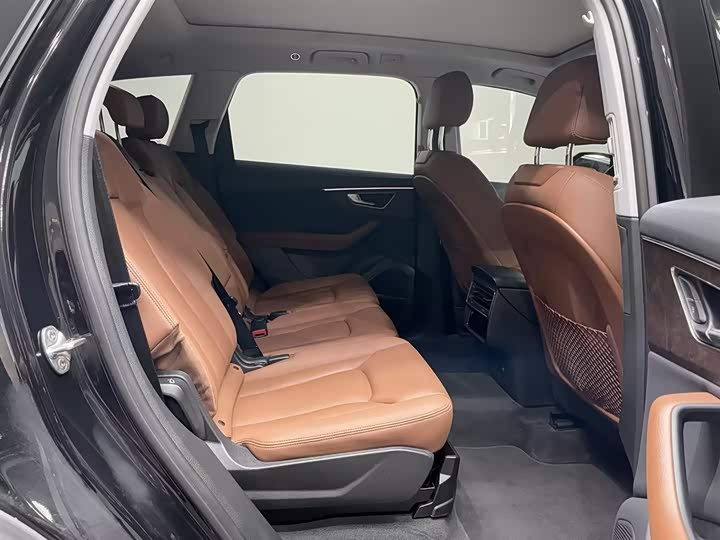 Фото 6 - Audi Q7