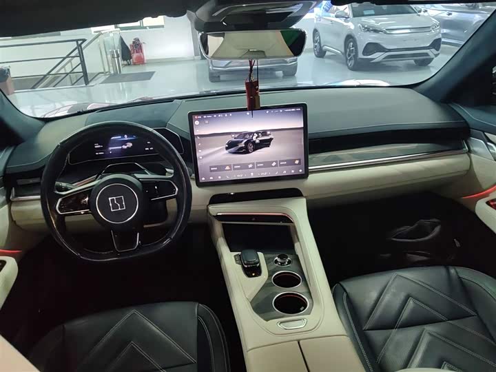 Фото 10 - Zeekr 001