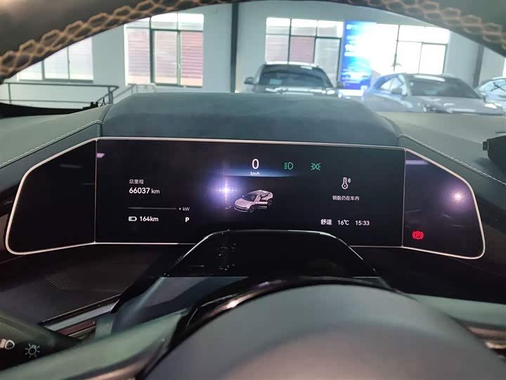 Фото 12 - Zeekr 001