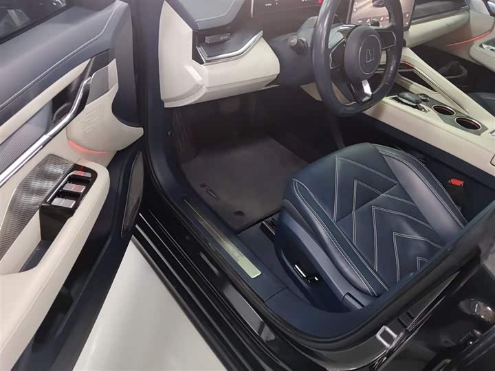 Фото 16 - Zeekr 001