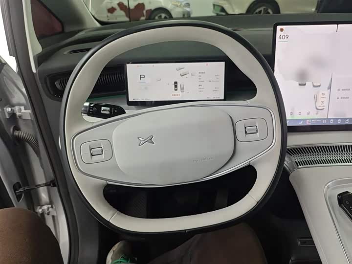 Фото 3 - XPeng X9