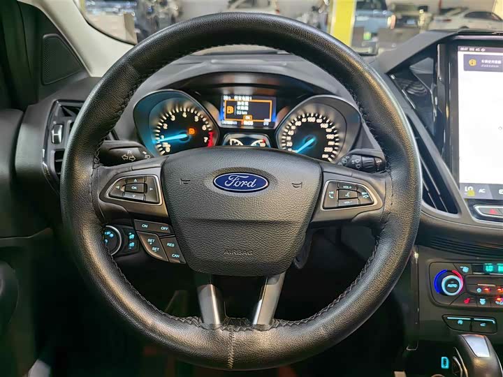 Фото 11 - Ford Escape (Kuga)