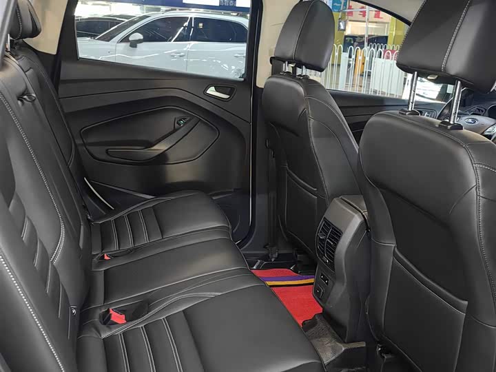 Фото 18 - Ford Escape (Kuga)