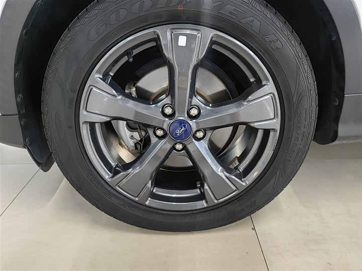 Фото 21 - Ford Escape (Kuga)