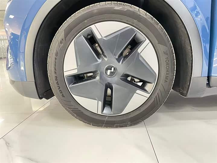 Фото 10 - Nio Onvo L60