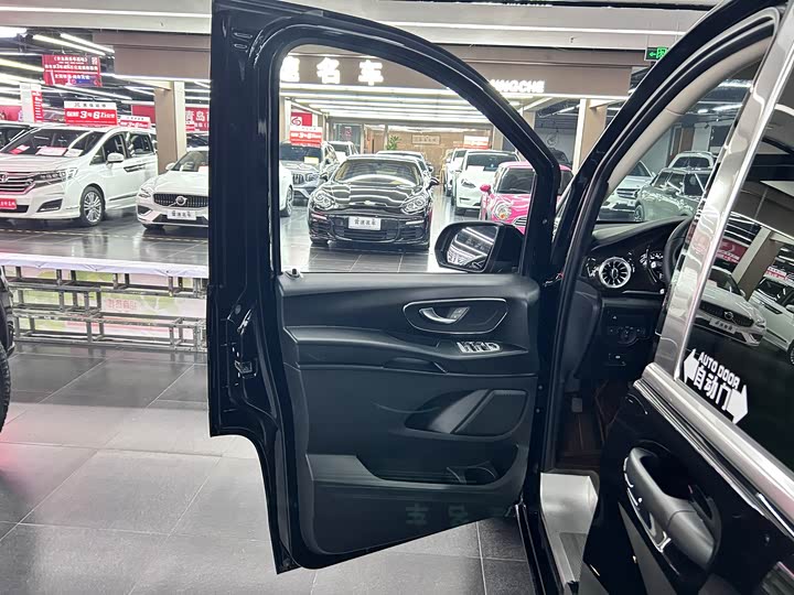 Фото 10 - Mercedes-Benz Vito