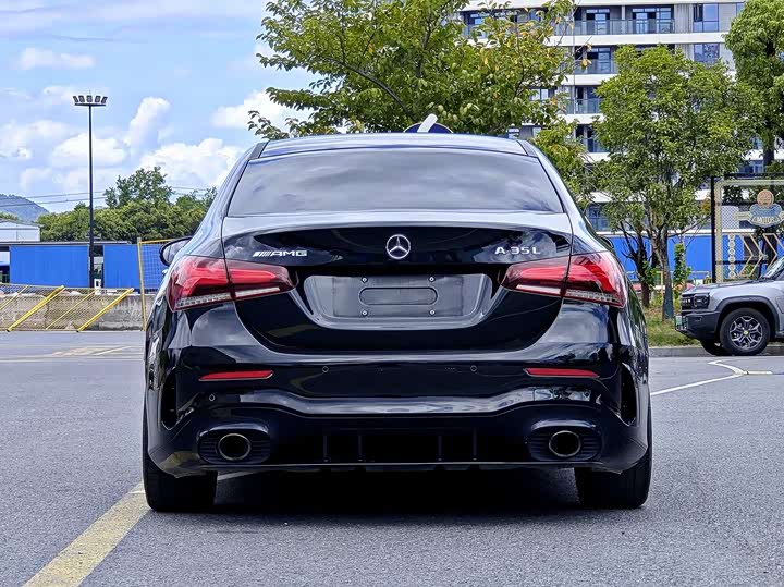 Фото 13 - Mercedes-Benz A-Class AMG