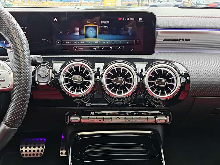 Фото 8 - Mercedes-Benz A-Class AMG