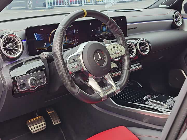 Фото 9 - Mercedes-Benz A-Class AMG