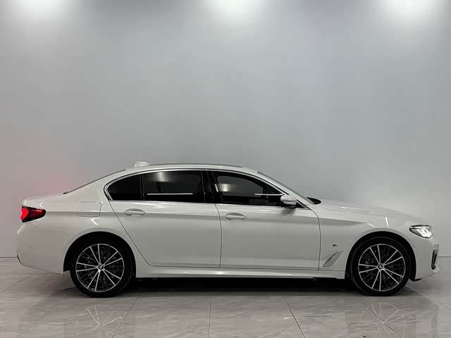 Фото 2 - BMW 5 Series