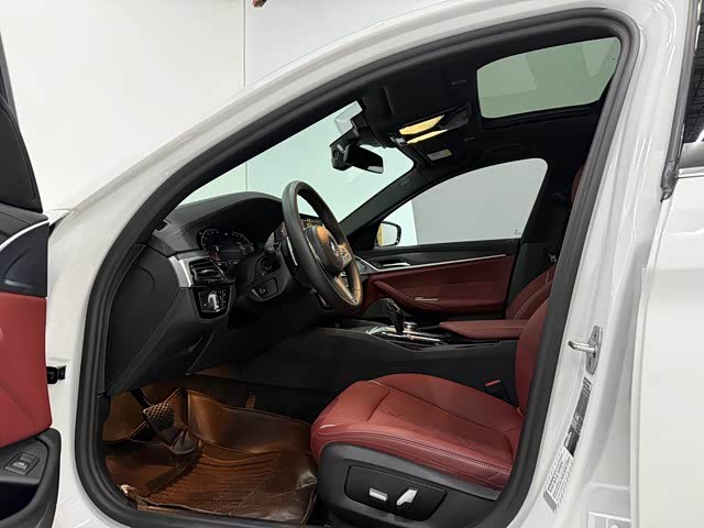 Фото 5 - BMW 5 Series