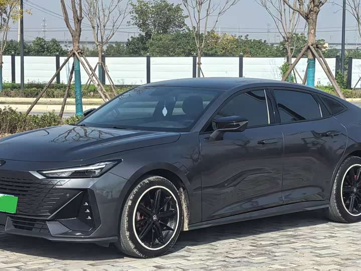 Фото 1 - Changan UNI-V