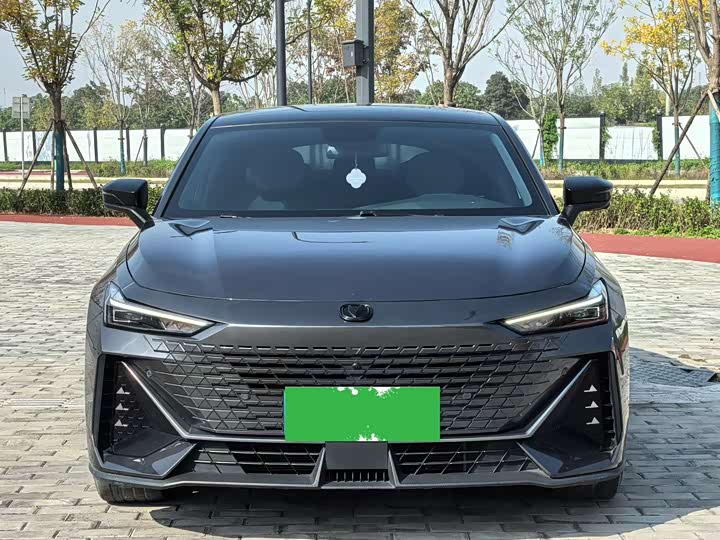 Фото 2 - Changan UNI-V