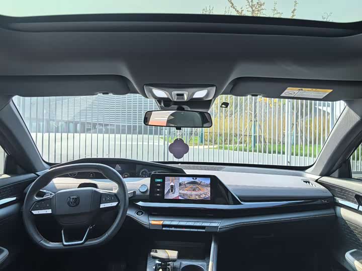 Фото 4 - Changan UNI-V