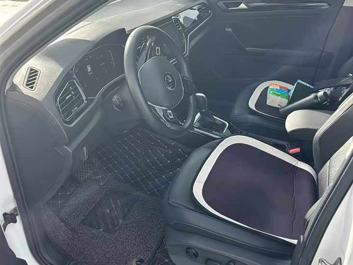 Фото 2 - Volkswagen T-Roc