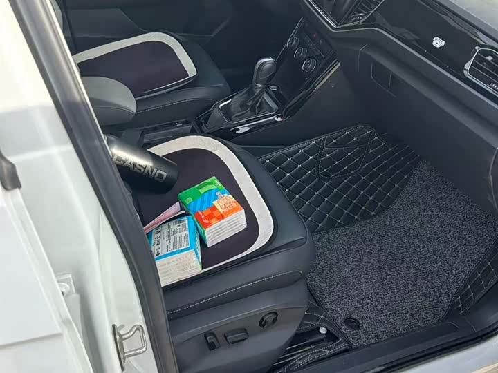 Фото 3 - Volkswagen T-Roc