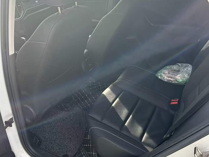 Фото 4 - Volkswagen T-Roc