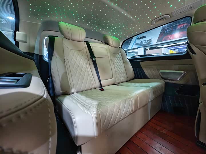 Фото 10 - Mercedes-Benz Vito