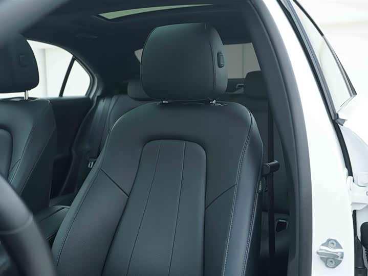 Фото 12 - Mercedes-Benz A-Class