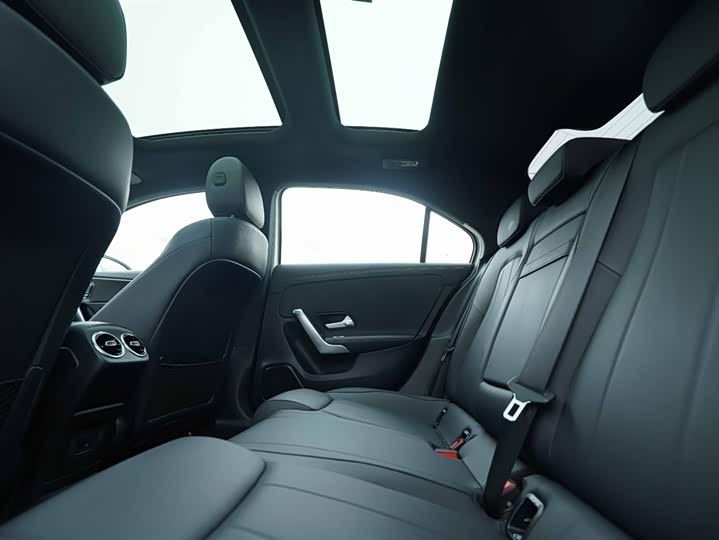 Фото 20 - Mercedes-Benz A-Class