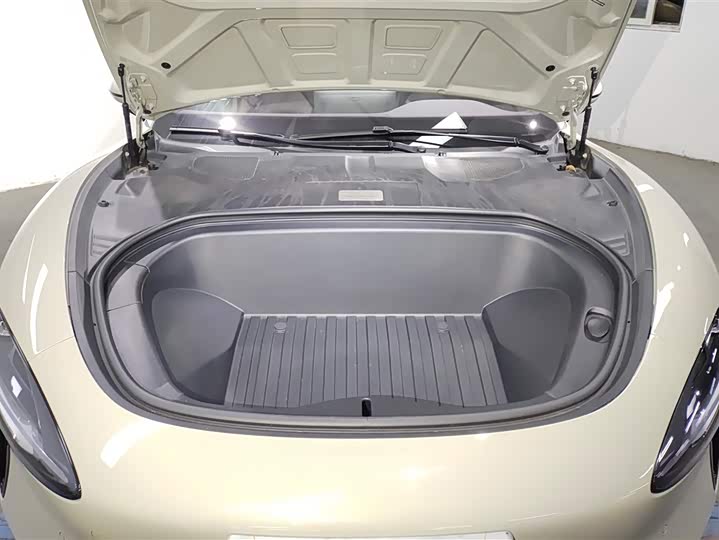 Фото 10 - Xiaomi SU7