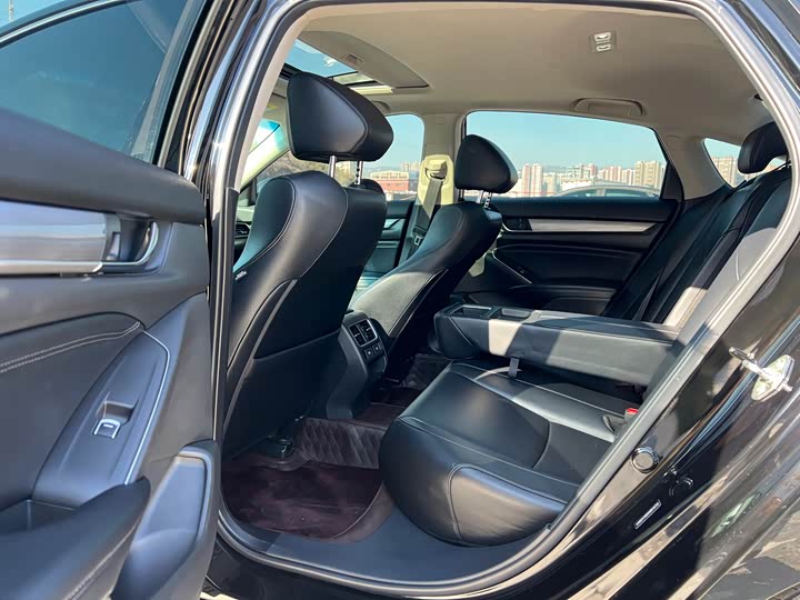 Фото 5 - Honda Accord