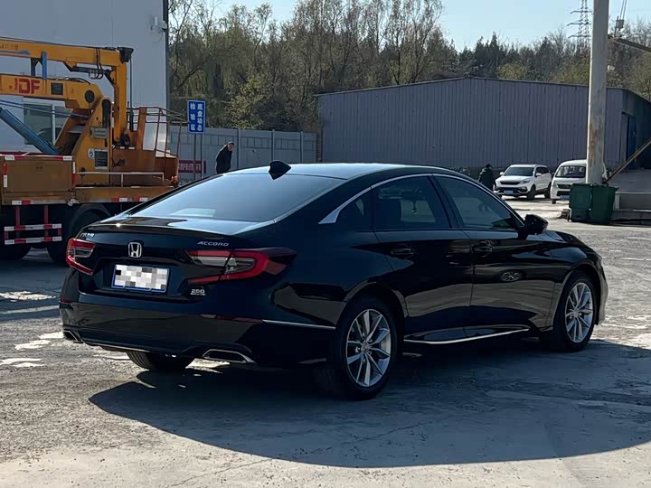 Фото 9 - Honda Accord