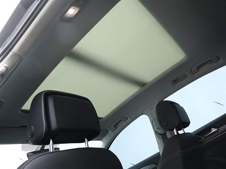 Фото 14 - Volkswagen Magotan