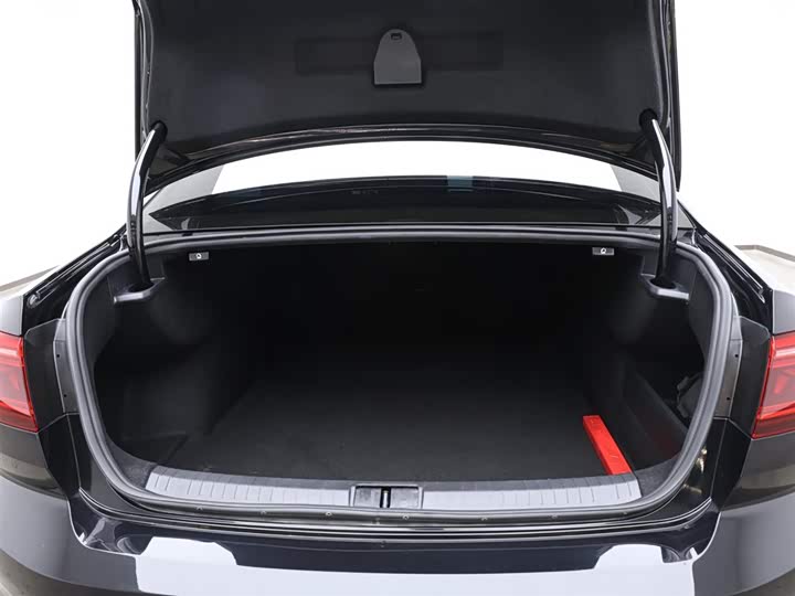 Фото 8 - Volkswagen Magotan