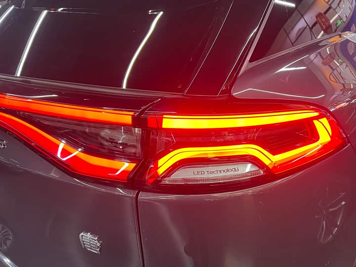 Фото 15 - BYD Tang Hybrid/EV