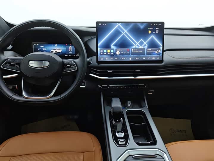 Фото 12 - Geely Okavango L