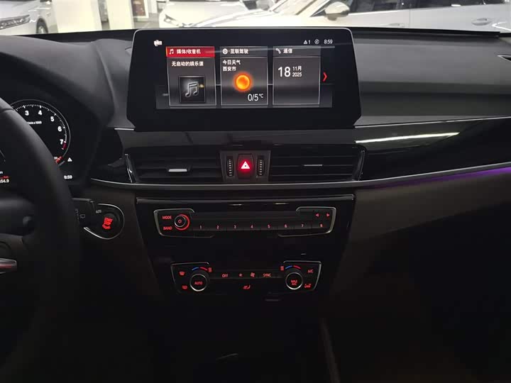 Фото 13 - BMW X1