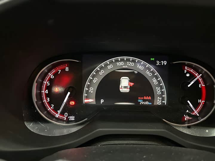 Фото 11 - Toyota RAV4