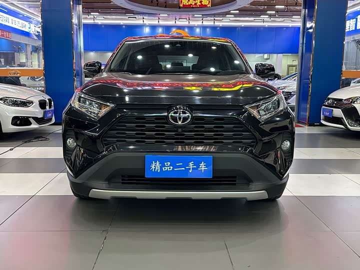 Фото 2 - Toyota RAV4
