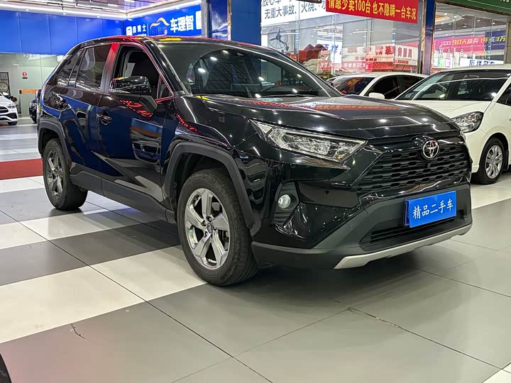Фото 3 - Toyota RAV4