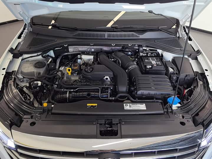 Фото 10 - Volkswagen Lavida