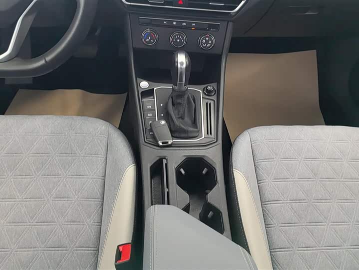 Фото 16 - Volkswagen Lavida