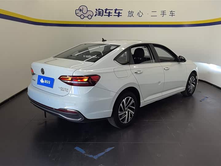 Фото 3 - Volkswagen Lavida