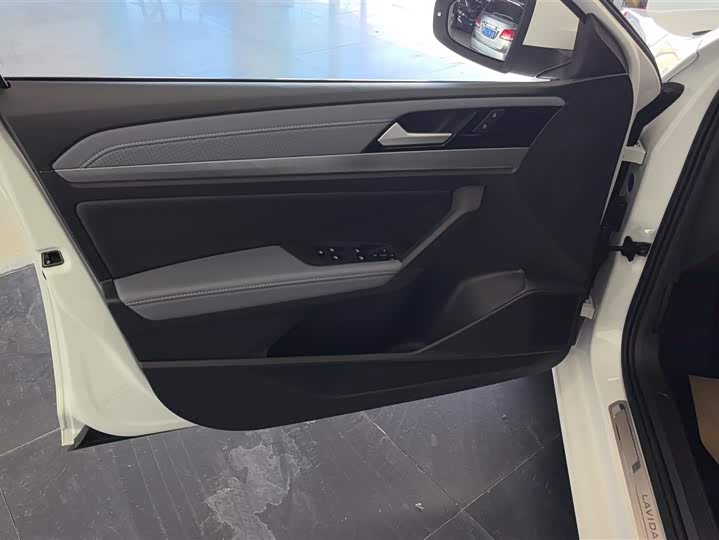 Фото 7 - Volkswagen Lavida