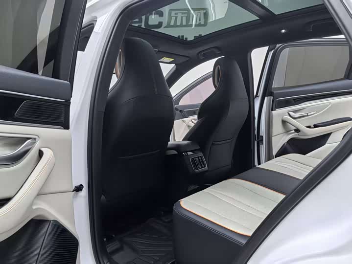 Фото 12 - BYD Song Plus Hybrid/EV