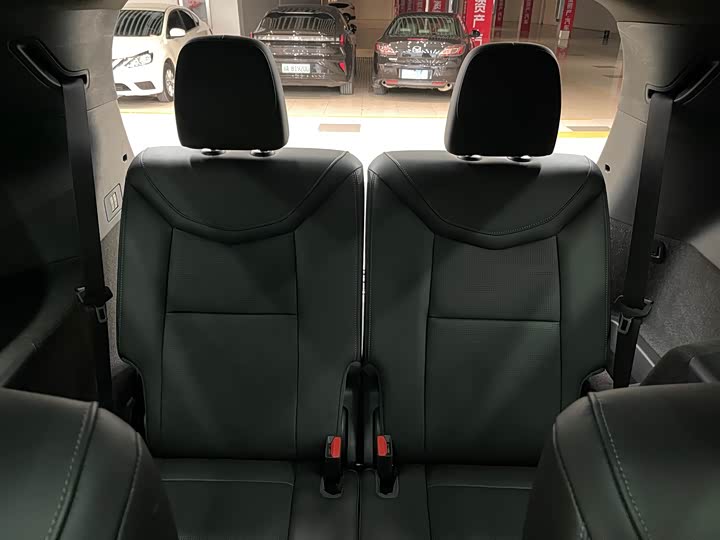 Фото 16 - Cadillac XT6