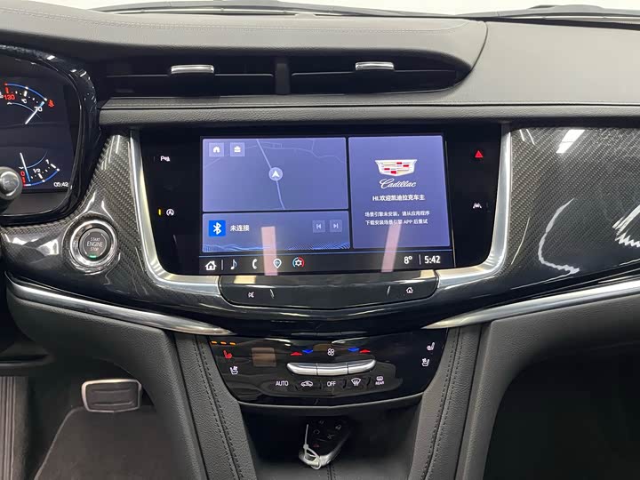 Фото 18 - Cadillac XT6