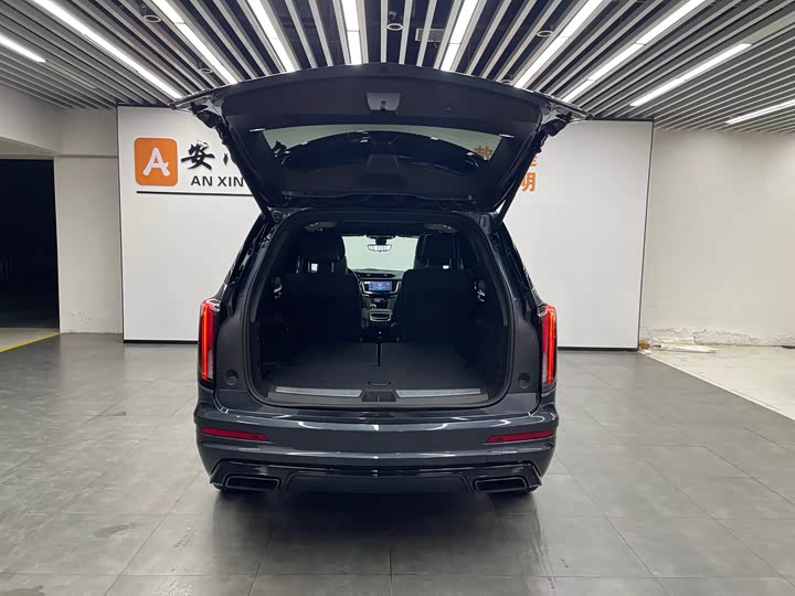 Фото 6 - Cadillac XT6