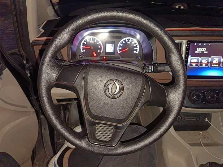 Фото 3 - Dongfeng Forthing Lingzhi M5