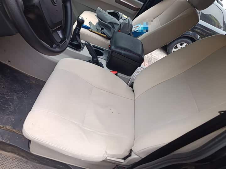 Фото 8 - Dongfeng Forthing Lingzhi M5