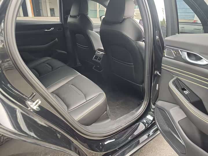 Фото 14 - Geely Preface